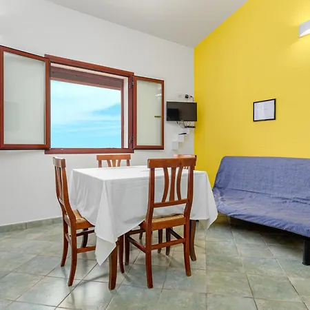 Hotel Tenuta Lu Baroni 3*