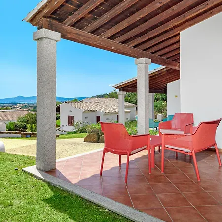 Hotel Tenuta Lu Baroni 3*