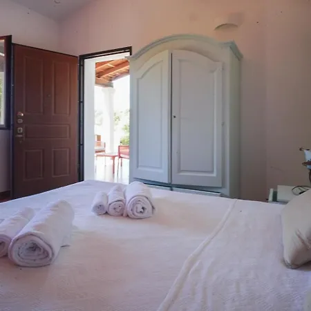 Hotel Tenuta Lu Baroni 3*